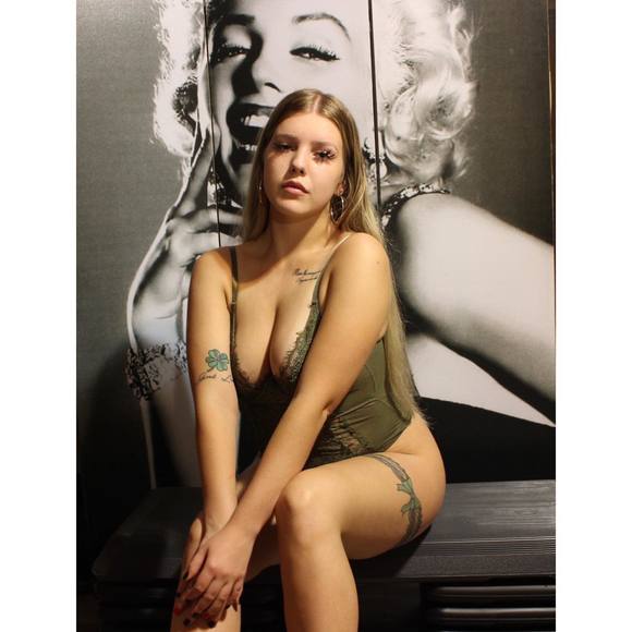 Meet your Posher, Lily - Picture 1 of 1